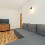 Merliniego Trendy With Desk By Renters