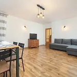 Merliniego Trendy With Desk By Renters Apartman Varsó