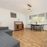 Merliniego Trendy With Desk By Renters * ワルシャワ