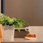 アパート Merliniego Trendy With Desk By Renters ワルシャワ