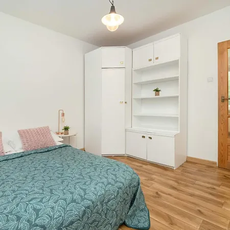 Merliniego Trendy With Desk By Renters * Varsóvia