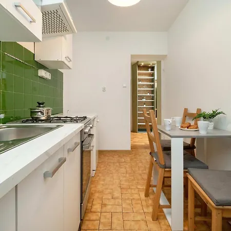 Merliniego Trendy With Desk By Renters Apartamento Varsovia