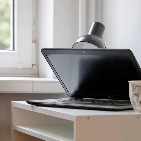 Merliniego Trendy With Desk By Renters Apartamento *