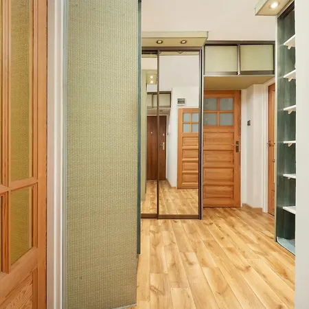 Apartamento Merliniego Trendy With Desk By Renters Varsovia