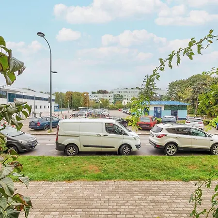 Merliniego Trendy With Desk By Renters Apartamento Varsovia